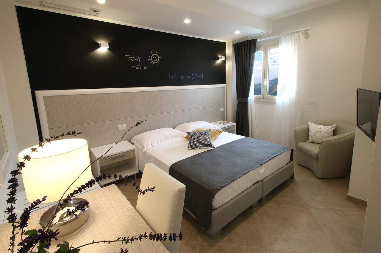 Sike Holiday Home Taormina Exteriör bild