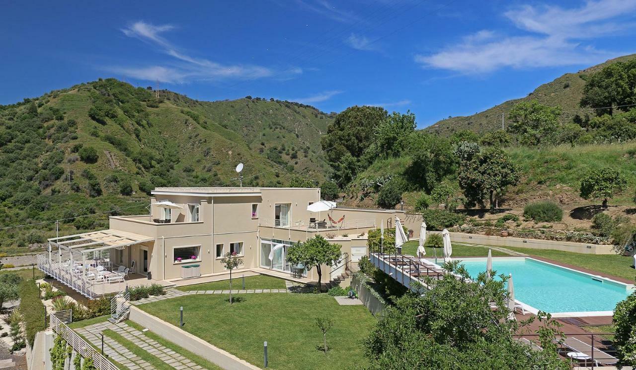 Sike Holiday Home Taormina Exteriör bild
